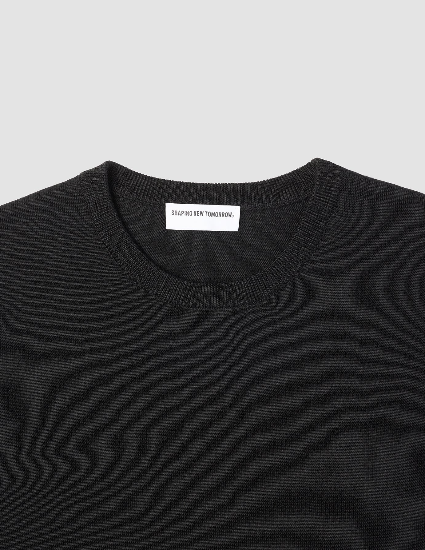 Seamless Premium Merino Knit Crewneck Black